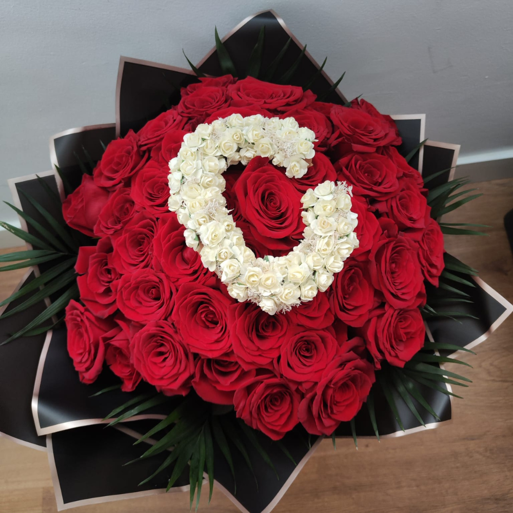 Ramo 20 rosas rojas + letra C