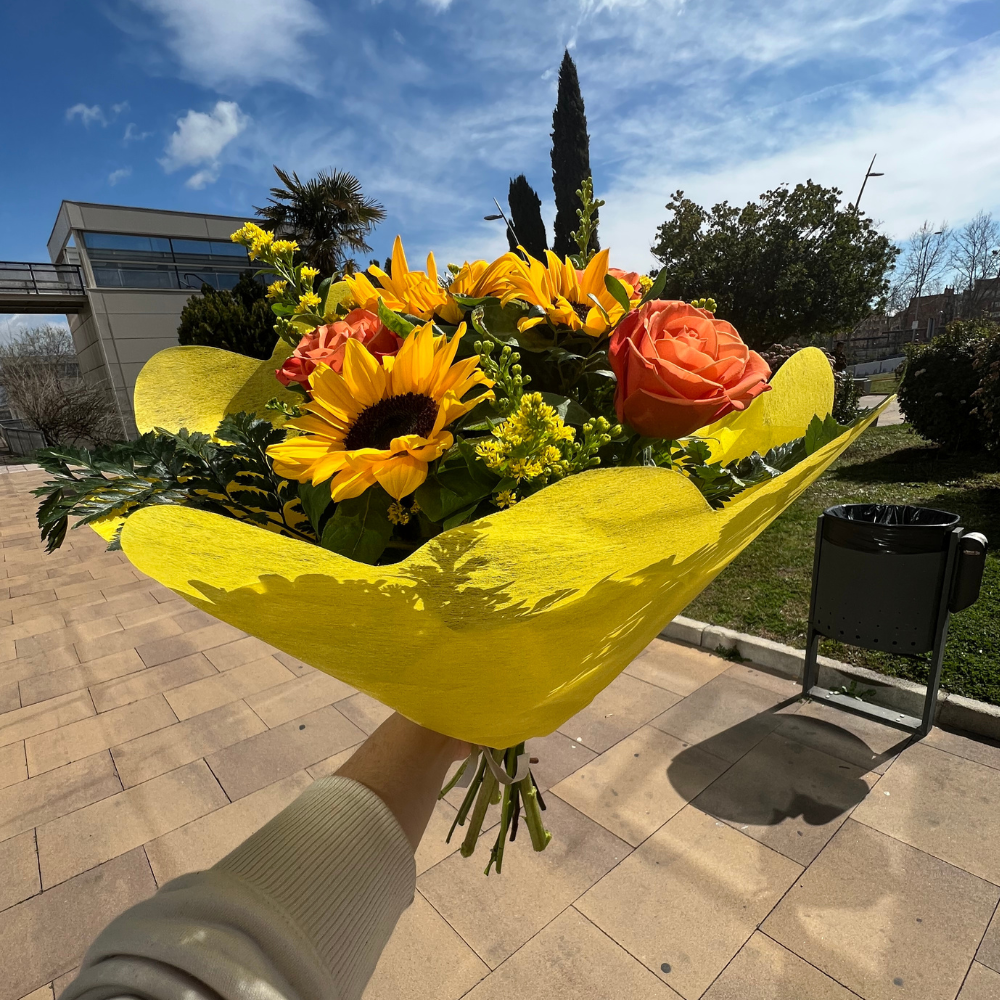 Ramo Girasoles y rosas