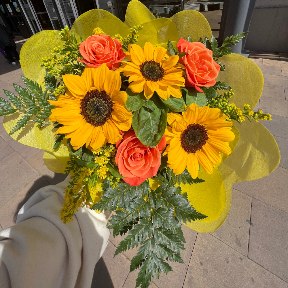 Ramo Girasoles y rosas